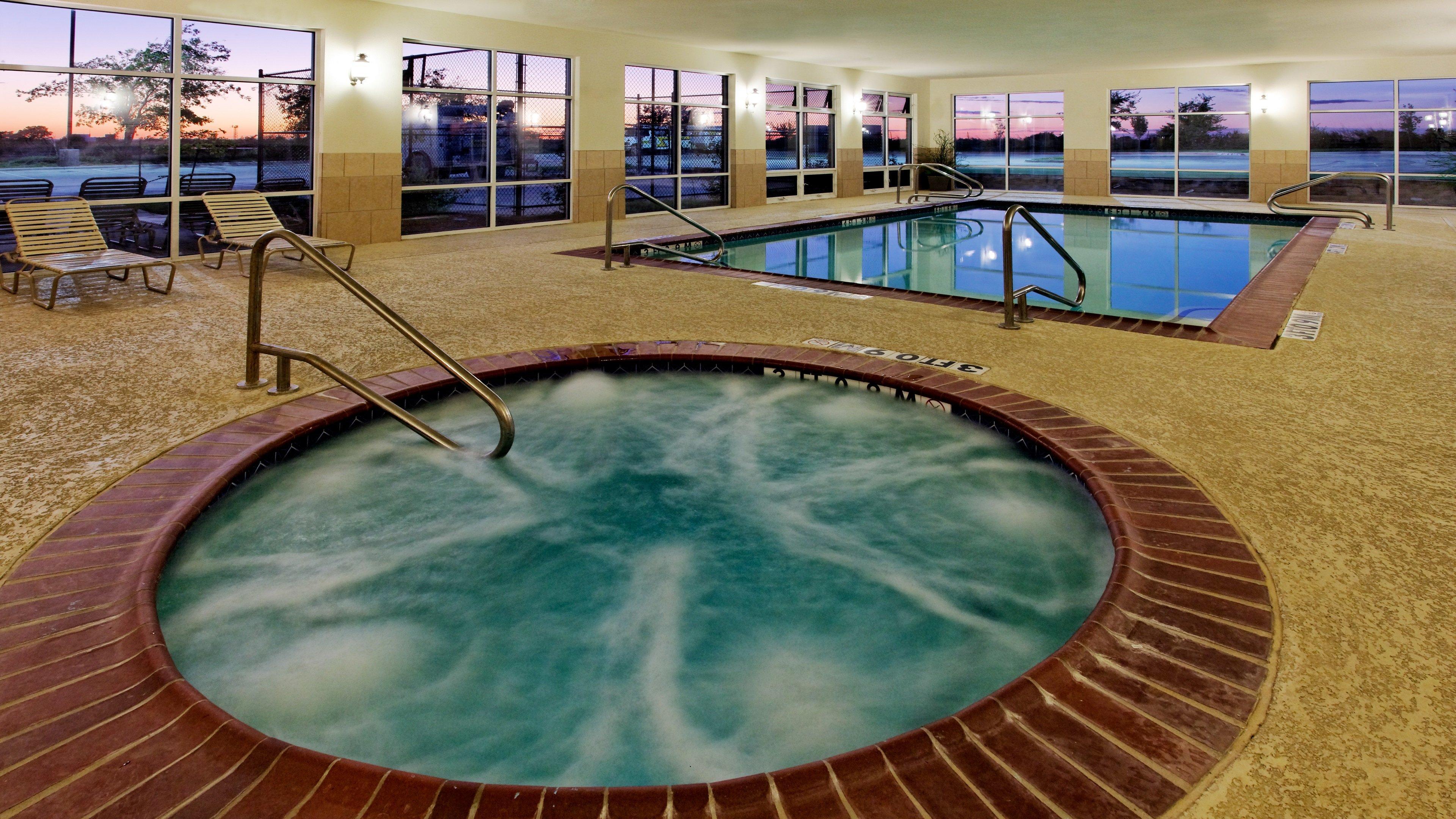 Hotel Express & By Ihg Cleburne