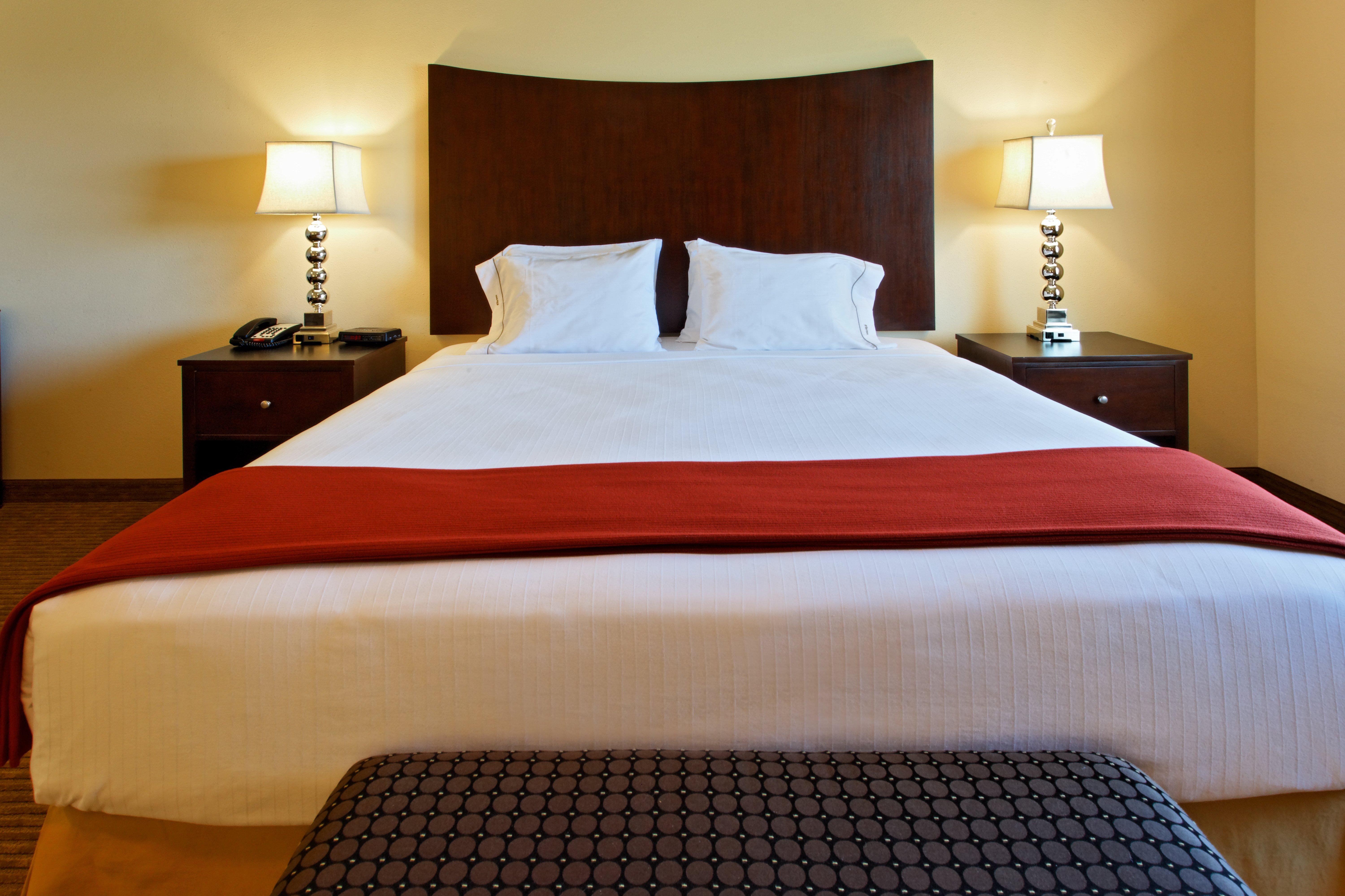 Express & By Ihg Hotel 3*